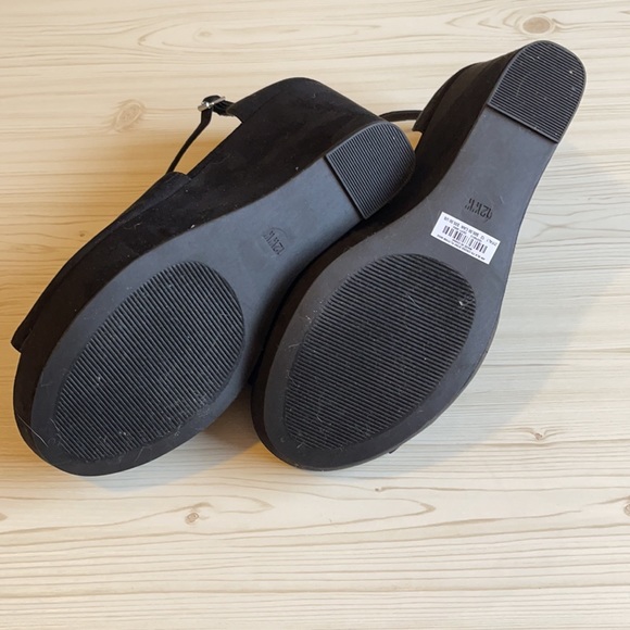 Cross strap wedges - Picture 5 of 8